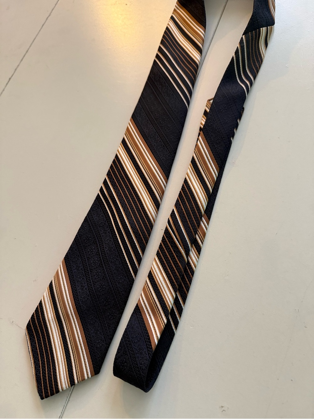 Louis Féraud Paris Designer Tie Necktie Striped Brocade Pattern Brown Gold Tan - Picture 3 of 4